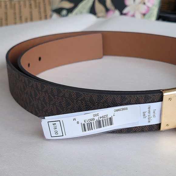 🆕️Michael Kors Twist Reversable Belt Monogram Logo Gold Buckle MED - Picture 11 of 11